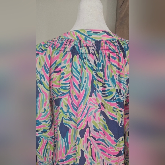 LILLY PULITZER Elsa Silk Top In Indigo Palm Reader Color. Size Small - Picture 12 of 13